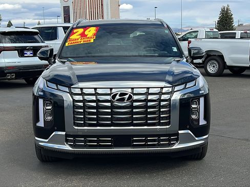Used 2024 Hyundai Palisade Calligraphy image 2
