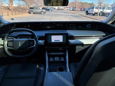 Used 2025 Lincoln Nautilus Reserve image 13