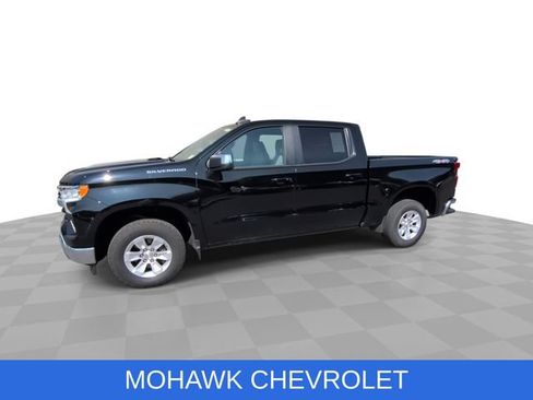 Used 2022 Chevrolet Silverado 1500 LT AWD/4WD image 4