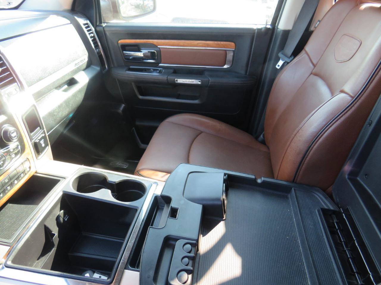 Used 2015 RAM 1500 Laramie Longhorn w/ Convenience Group AWD/4WD image 17