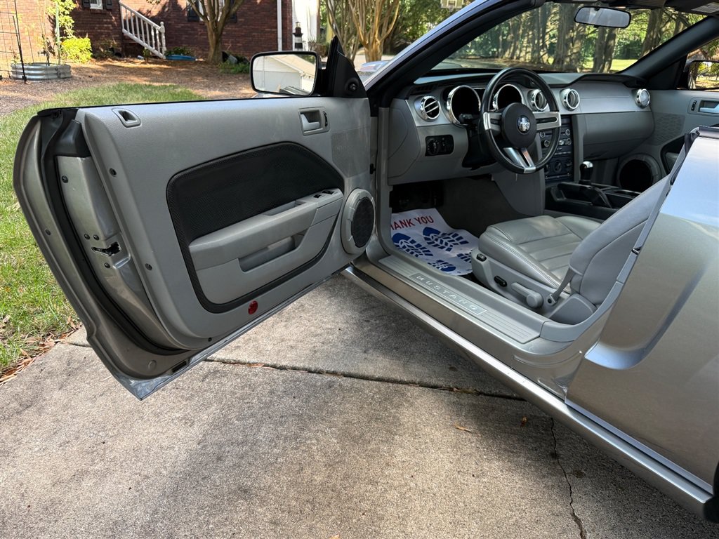 Used 2008 Ford Mustang GT RWD image 46