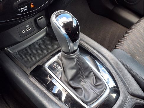 Used 2018 Nissan Rogue S FWD image 19