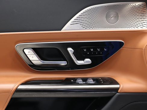 Used 2022 Mercedes-Benz SL 55 AMG 4MATIC image 11