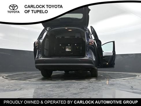 Used 2025 Toyota Sienna XLE image 48