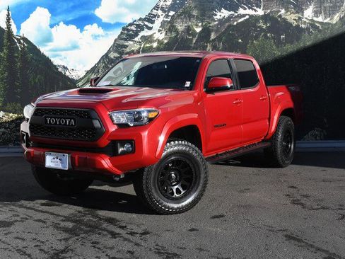 Used 2016 Toyota Tacoma TRD Sport image 6