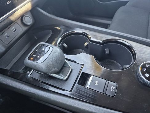 Used 2023 Nissan Rogue S image 24