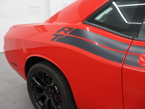 Used 2010 Dodge Challenger R/T RWD image 22