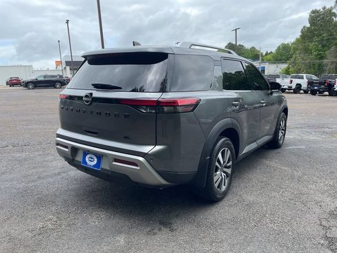 Used 2023 Nissan Pathfinder SL w/ Lighting Package (N92) FWD image 6