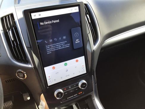 Used 2024 Ford Edge Titanium image 20