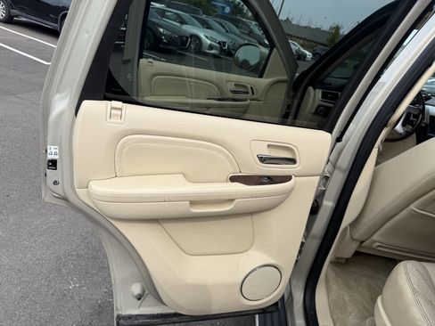 Used 2008 Cadillac Escalade AWD image 22