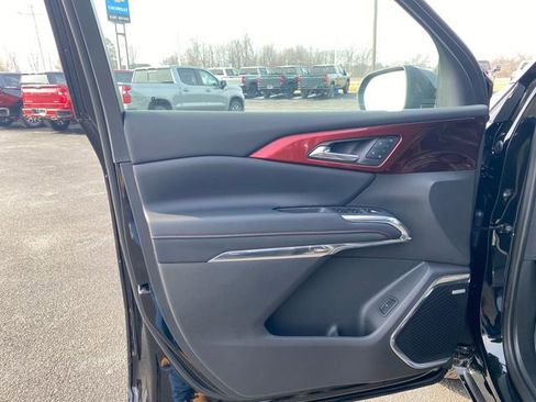 New 2026 Chevrolet Traverse RS w/ LPO, Floor Liner Package image 11