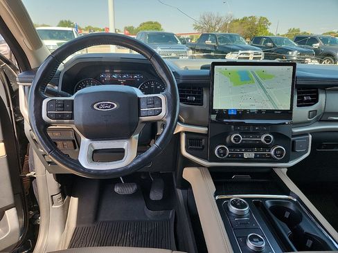 Used 2023 Ford Expedition XLT AWD/4WD image 6