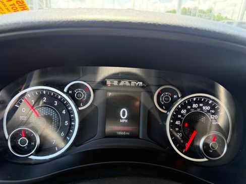 Used 2025 RAM 2500 Big Horn AWD/4WD image 15