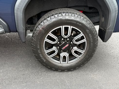 Used 2022 GMC Sierra 2500 AT4 w/ Snow Plow Prep/Camper Package AWD/4WD image 10