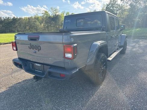 Used 2022 Jeep Gladiator Sport AWD/4WD image 4