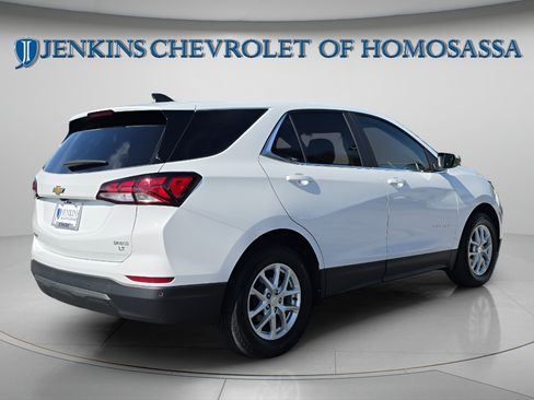 Used 2024 Chevrolet Equinox LT w/ LPO, Cargo Package FWD image 5