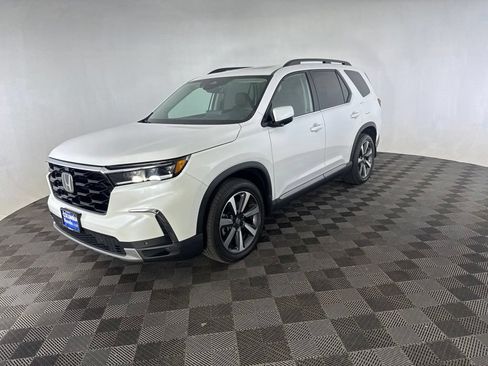 Used 2025 Honda Pilot Elite image 5