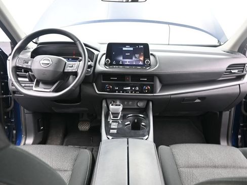 Used 2025 Nissan Rogue SV FWD image 31