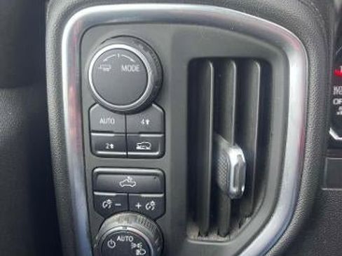 Used 2021 Chevrolet Silverado 1500 LT image 11