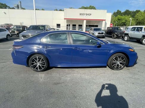 Used 2024 Toyota Camry SE w/ Convenience Package image 12