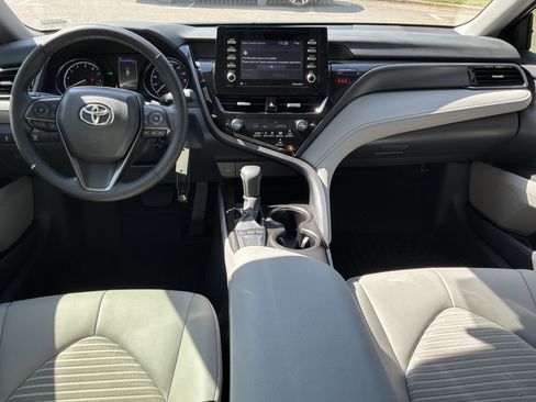 Used 2024 Toyota Camry SE image 33