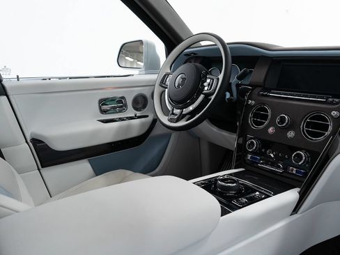 Used 2024 Rolls-Royce Cullinan Black Badge w/ Driver's Package AWD/4WD image 34