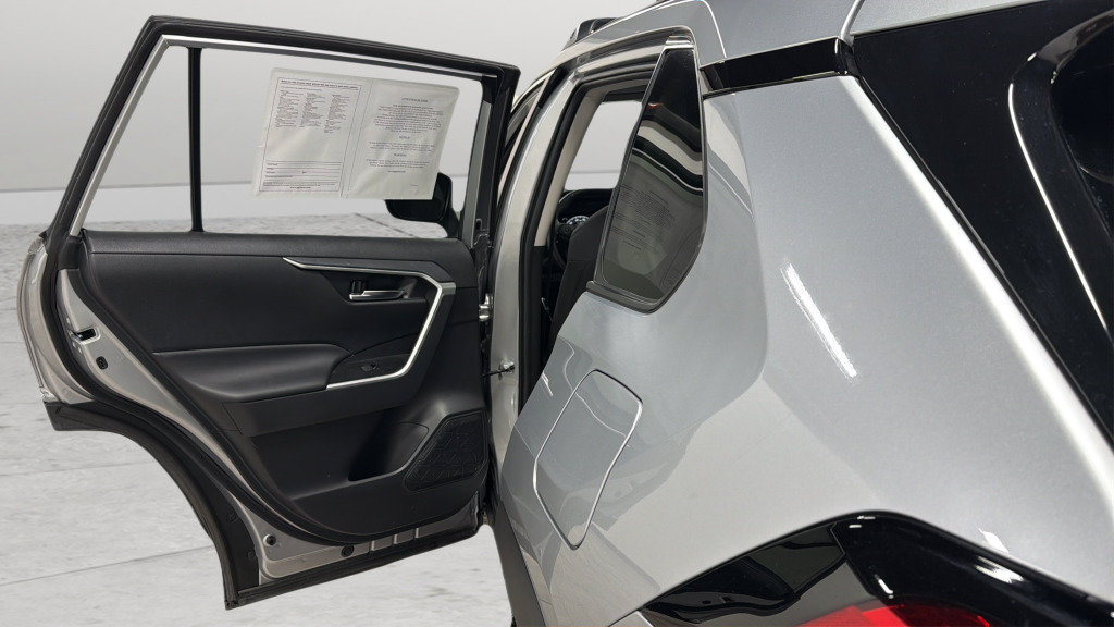 Used 2025 Toyota RAV4 XLE w/ Convenience Package AWD/4WD image 33