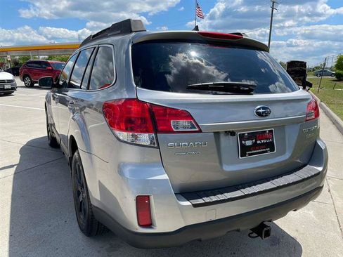 Used 2011 Subaru Outback 3.6R Limited w/ PWR Moonroof Pkg AWD/4WD image 14