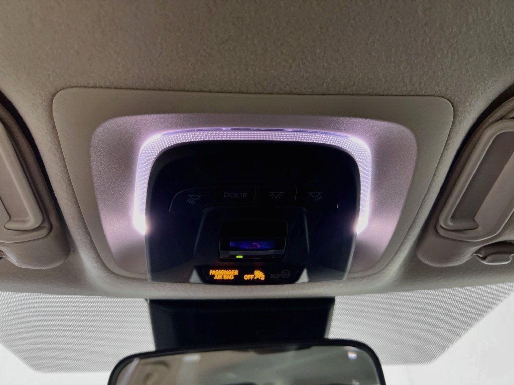 Used 2025 Toyota Corolla LE FWD image 18