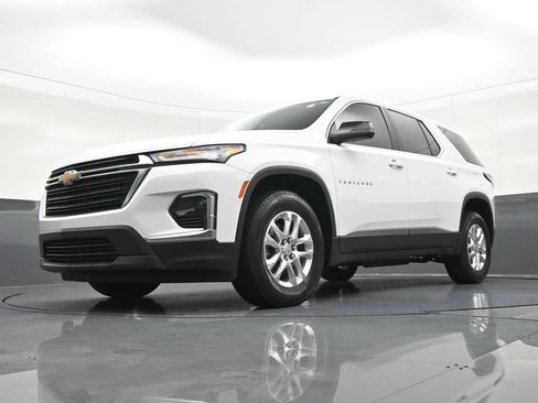 Used 2023 Chevrolet Traverse LS FWD image 25