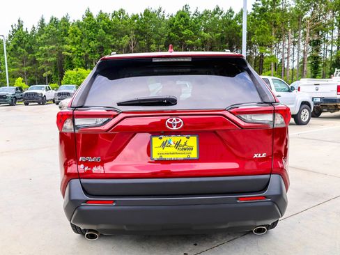 Used 2019 Toyota RAV4 XLE Premium FWD image 5