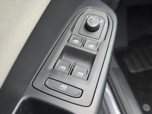 New 2026 Volkswagen Taos S image 5