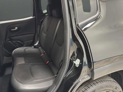 Used 2023 Jeep Renegade Altitude AWD/4WD image 22