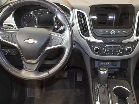 Used 2020 Chevrolet Equinox Premier AWD/4WD image 16