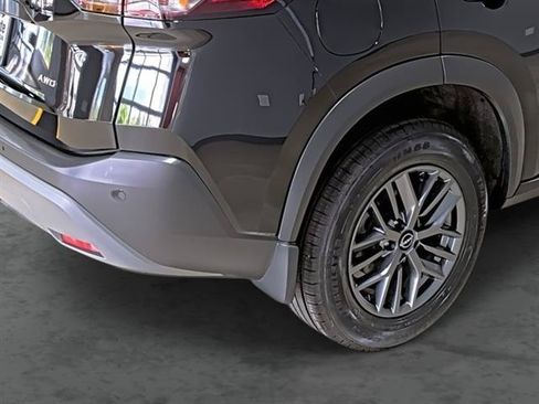 Used 2023 Nissan Rogue S AWD/4WD image 13