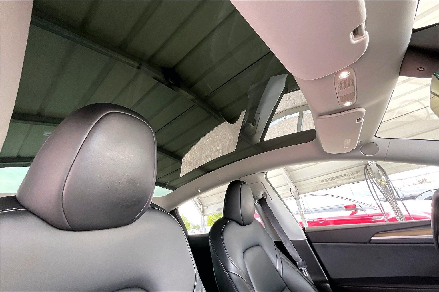 Used 2024 Tesla Model Y Long Range AWD/4WD image 23