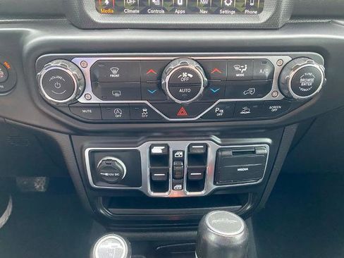 Used 2021 Jeep Gladiator Overland AWD/4WD image 21
