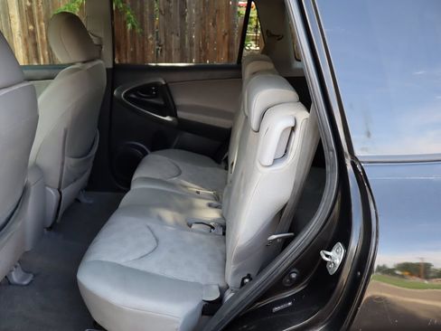 Used 2011 Toyota RAV4 4WD w/ Base L4 Extra Value Pkg image 21