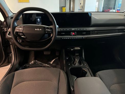 Used 2025 Kia K4 LXS image 33