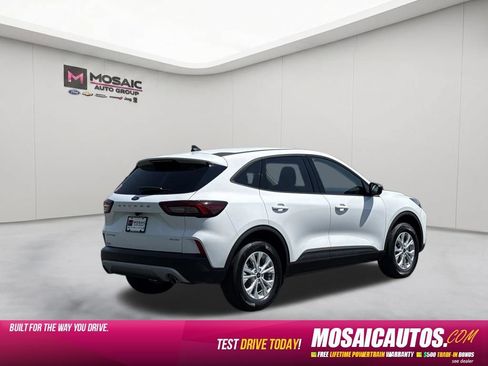 Used 2025 Ford Escape Active w/ Tech Pack #1 AWD/4WD image 7