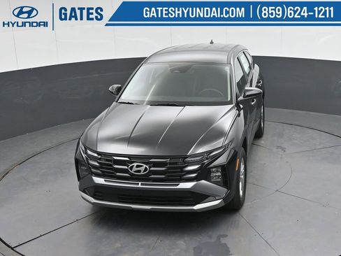 Used 2025 Hyundai Tucson SE image 47