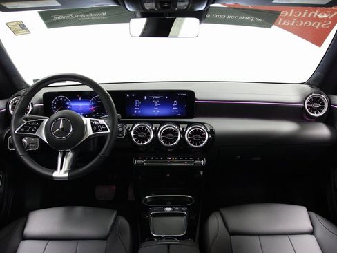 Used 2025 Mercedes-Benz CLA 250 4MATIC image 2