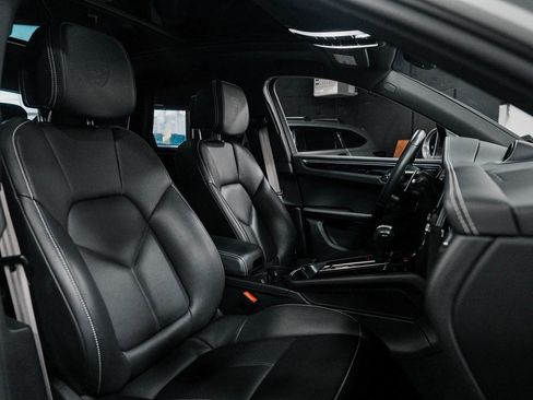 Used 2023 Porsche Macan image 38