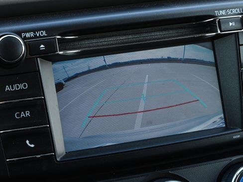 Used 2016 Toyota RAV4 LE image 13