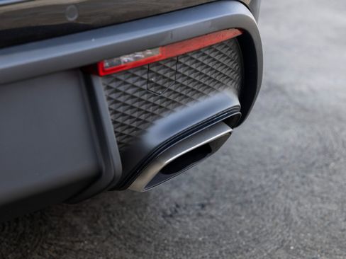 Certified 2025 Porsche Macan image 22