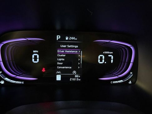 Used 2025 Kia Soul LX w/ LX Technology Package FWD image 18