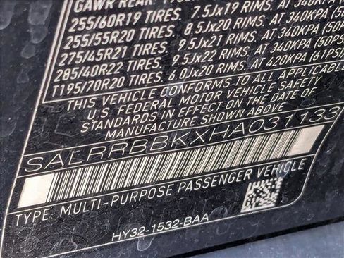 Used 2017 Land Rover Discovery HSE image 15