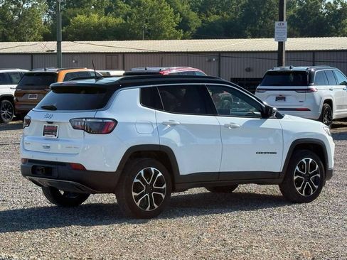 Used 2023 Jeep Compass Limited AWD/4WD image 7