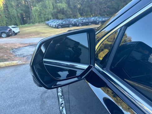 Used 2023 GMC Yukon XL Denali Ultimate image 11