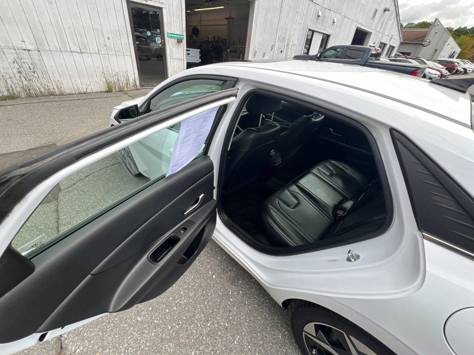 Used 2023 Hyundai Elantra Limited FWD image 17